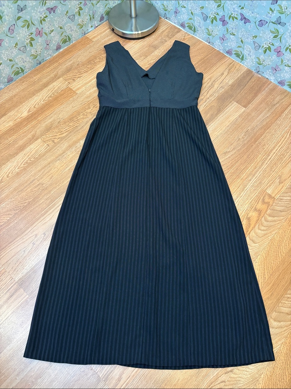 Halston black and white stripe V-neck sleeveless maxi dress. Size 12. - Picture 9 of 15